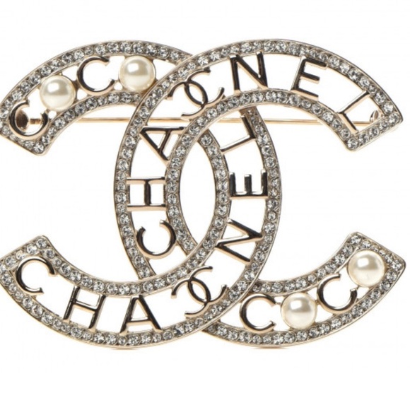 Chanel CC logo brooch with Pearl and Strauss crystal details. New - Picture 1 of 9